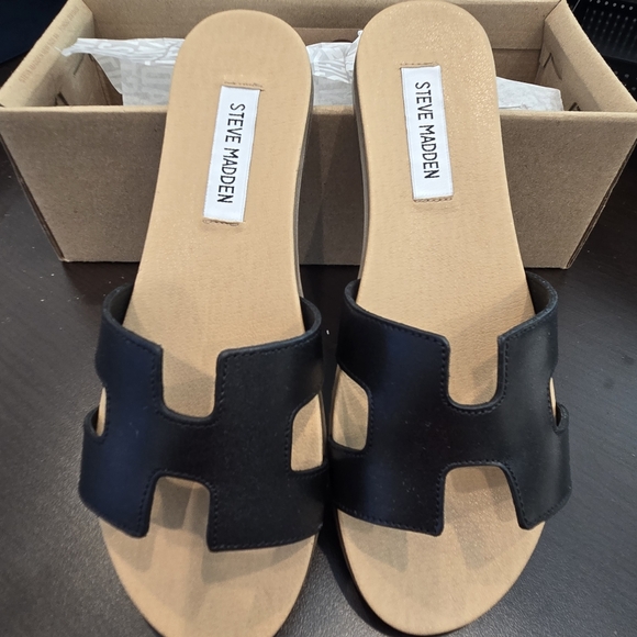 Steve Madden Leather Black HOKU womens slides Size 7.5 - Picture 3 of 10